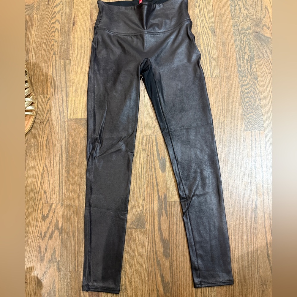 Spanx Faux Leather Leggings Size M Petite